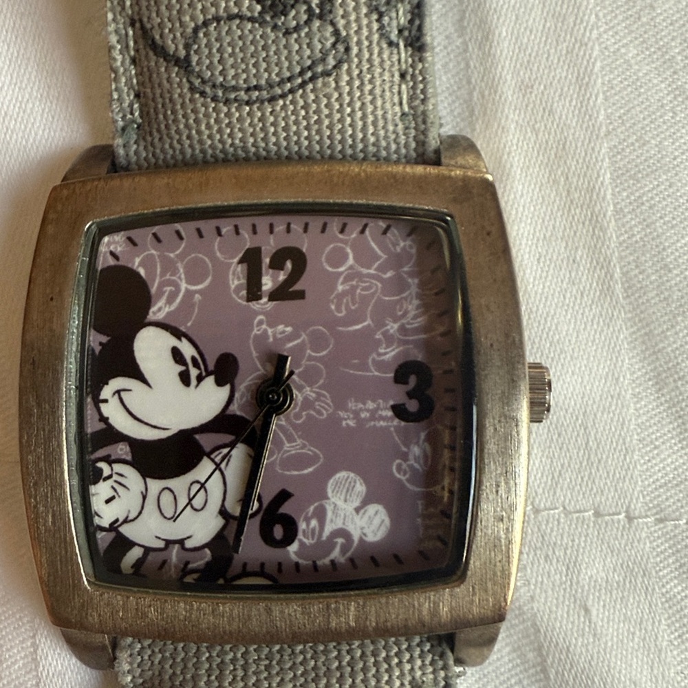 Disney Park original, Gray strap & face directly from WDW - Mickey Mouse Watch